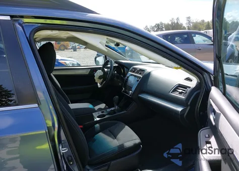 2018 Subaru Outback 2.5I Premium из США, поврежденный, VIN 4S4BSACCXJ3338175